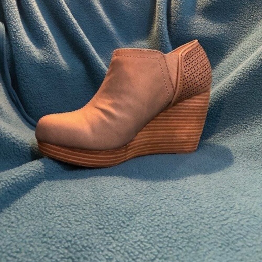 Dr. Scholl's Harlow Wedge Shoes / Booties - Taupe 6w 6 wide NIB